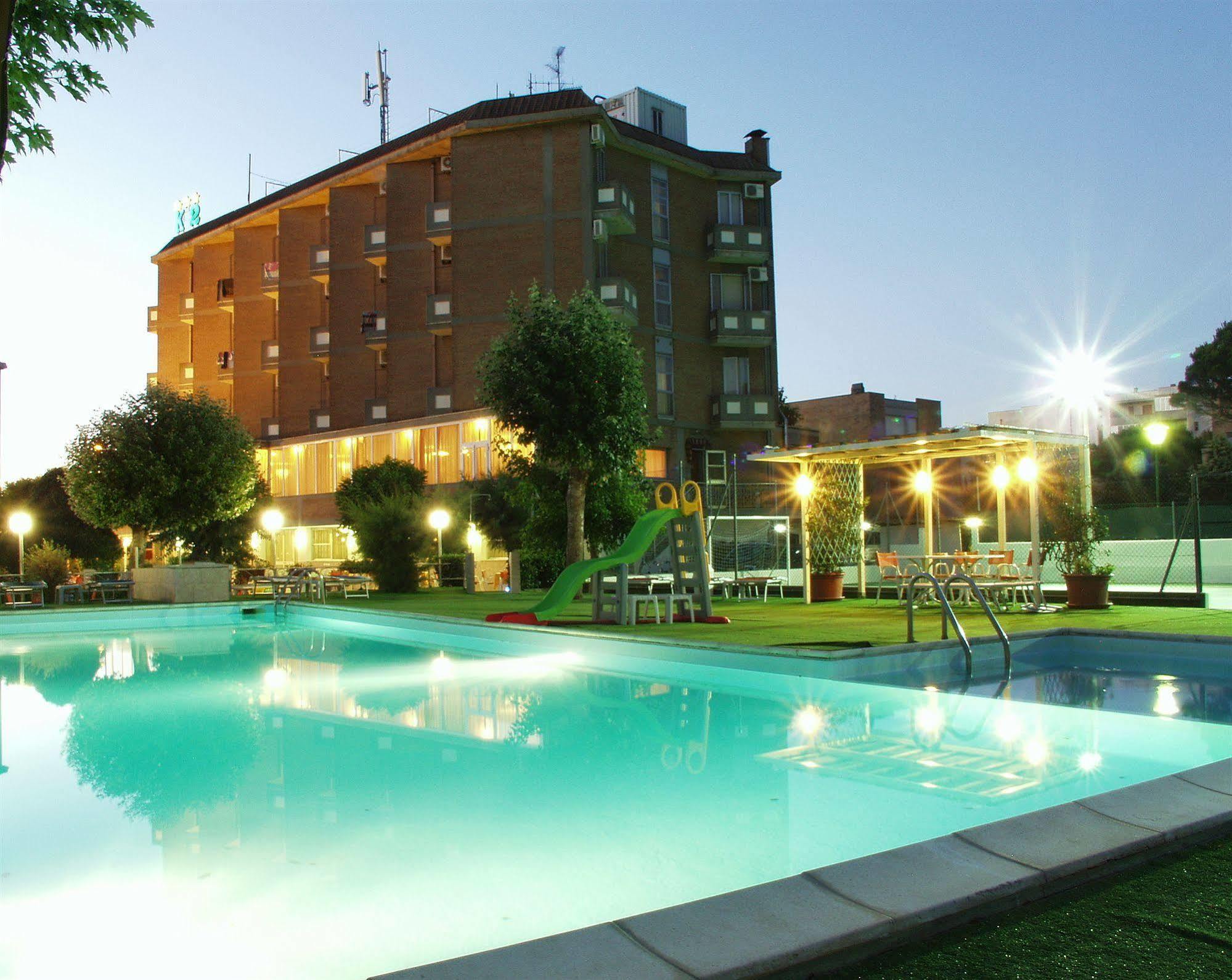 Hotel Marina Beach - Azzurro Club Rávena Exterior foto
